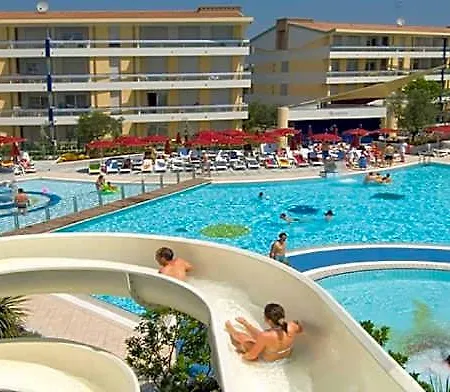 Great Three For 6 Guests 3* Бибионе