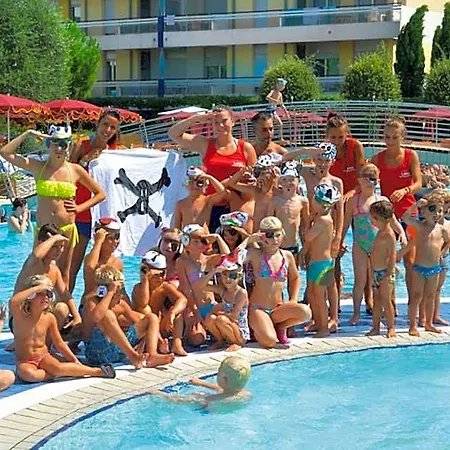 Отель Great Three For 6 Guests Бибионе
