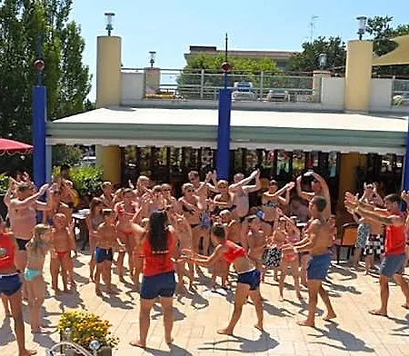Great Three For 6 Guests 3* Бибионе